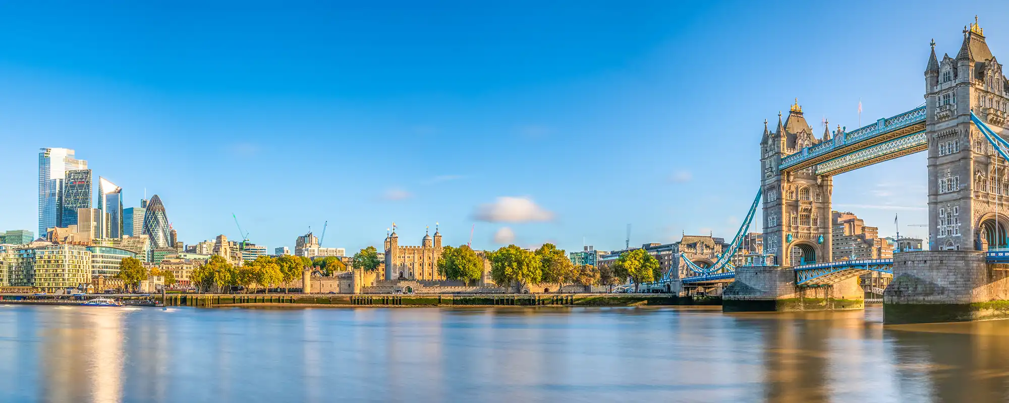 Vue panoramique de Londres avec le Tower Bridge et la Tamise