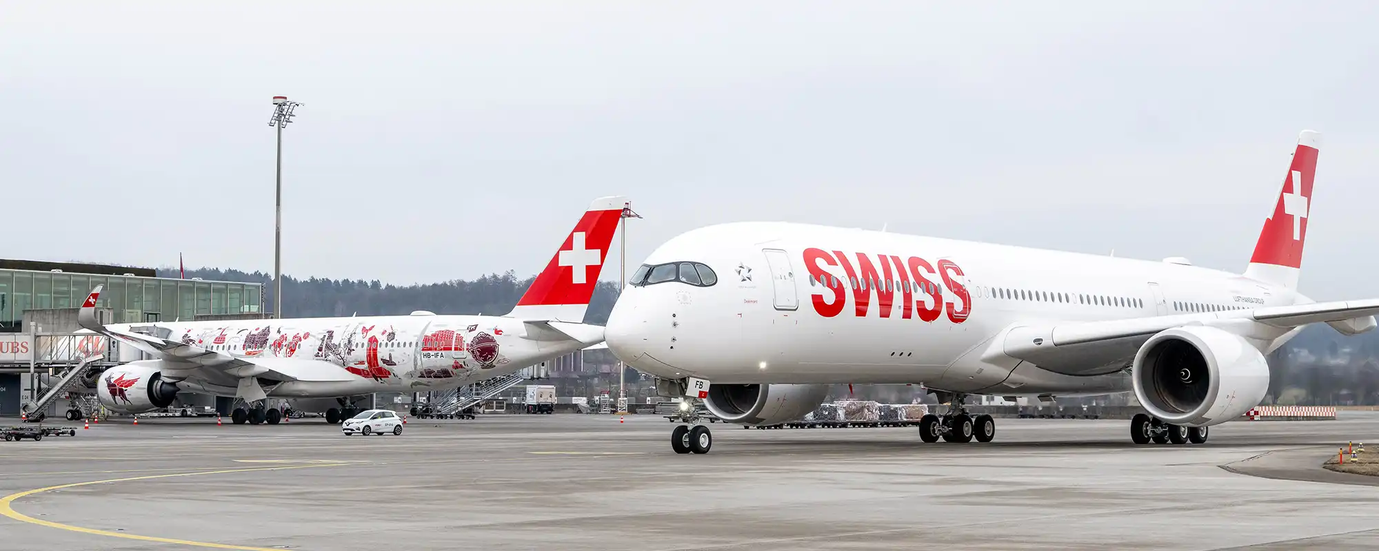 Airbus A350-900 Swiss « Lausanne » et « Delémont » réunis à Zurich